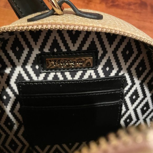 Round Purse - Picture 4 of 5